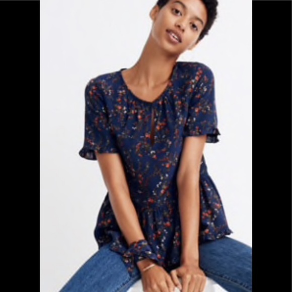 stanza ruffle hem top